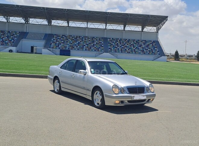 Mercedes E 270 2001, 398,056 km - 2.7 l - Bakı