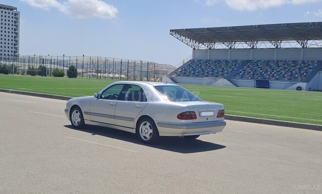 Mercedes E 270 2001, 398,056 km - 2.7 l - Bakı