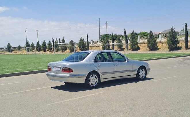 Mercedes E 270 2001, 398,056 km - 2.7 l - Bakı