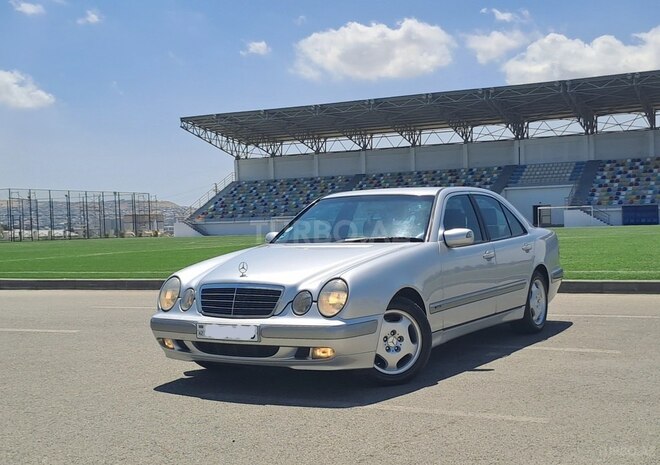 Mercedes E 270 2001, 398,056 km - 2.7 l - Bakı