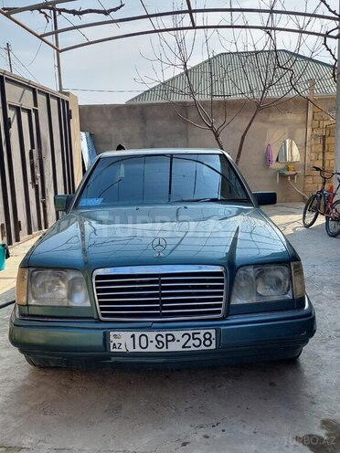 Mercedes E 220 1993, 404,472 km - 2.2 l - Bakı