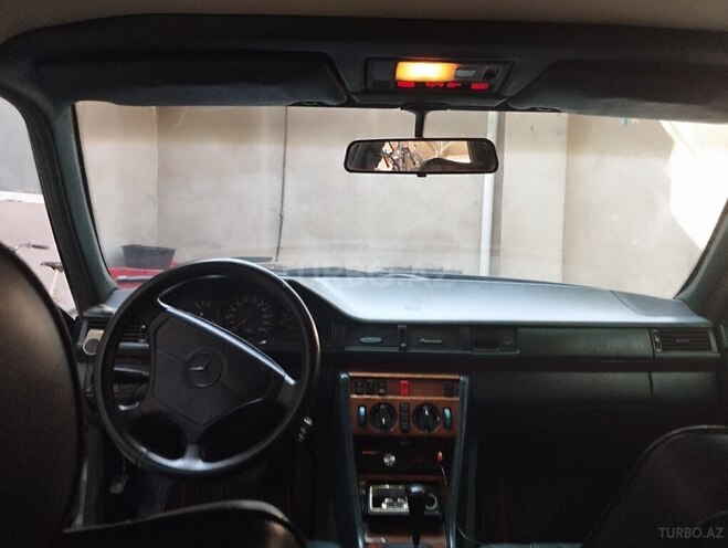 Mercedes E 220 1993, 404,472 km - 2.2 l - Bakı