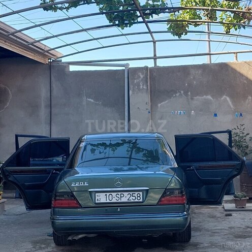 Mercedes E 220 1993, 404,472 km - 2.2 l - Bakı