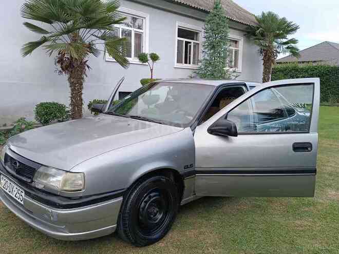 Opel Vectra 1995, 395,000 km - 1.8 l - Zaqatala