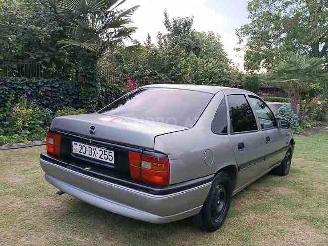 Opel Vectra 1995, 395,000 km - 1.8 l - Zaqatala