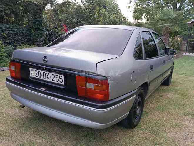 Opel Vectra 1995, 395,000 km - 1.8 l - Zaqatala
