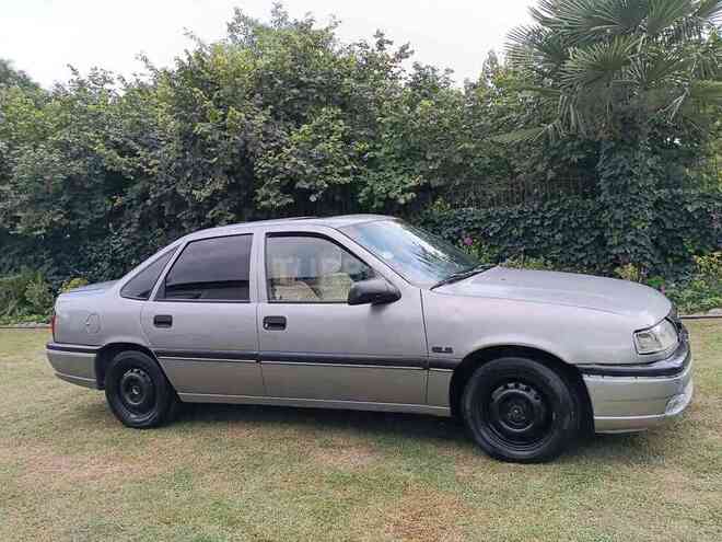 Opel Vectra 1995, 395,000 km - 1.8 l - Zaqatala