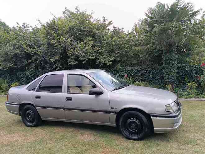 Opel Vectra 1995, 395,000 km - 1.8 l - Zaqatala
