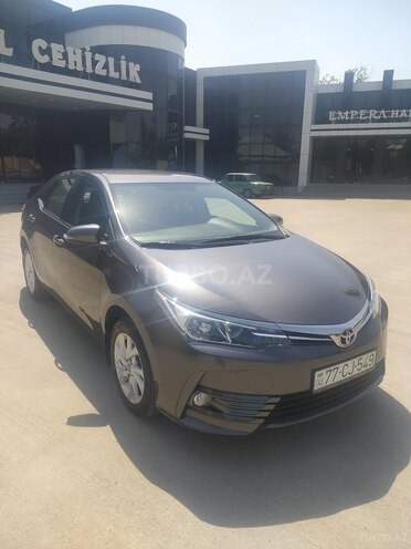 Toyota Corolla 2017, 90,000 km - 1.6 l - Bakı