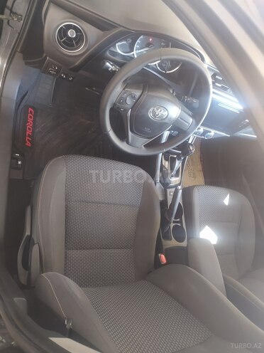Toyota Corolla 2017, 90,000 km - 1.6 l - Bakı
