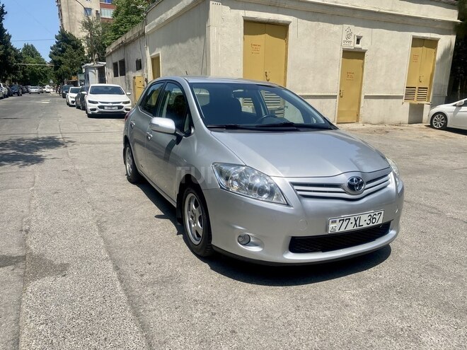 Toyota Auris 2011, 190,000 km - 1.4 l - Bakı