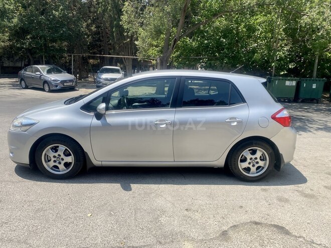 Toyota Auris 2011, 190,000 km - 1.4 l - Bakı