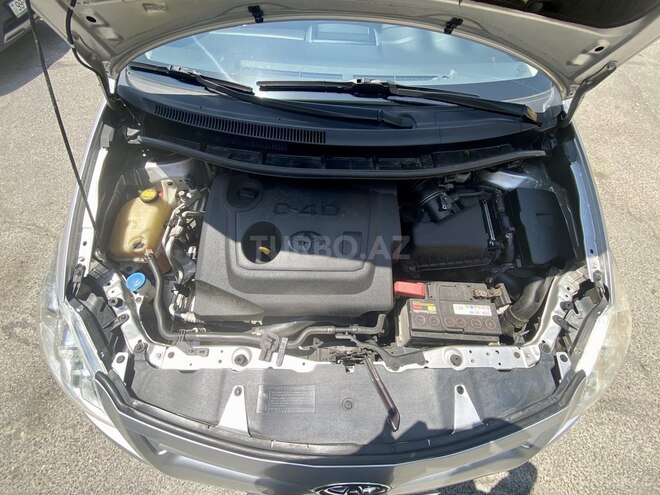 Toyota Auris 2011, 190,000 km - 1.4 l - Bakı