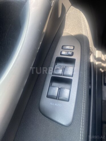 Toyota Auris 2011, 190,000 km - 1.4 l - Bakı