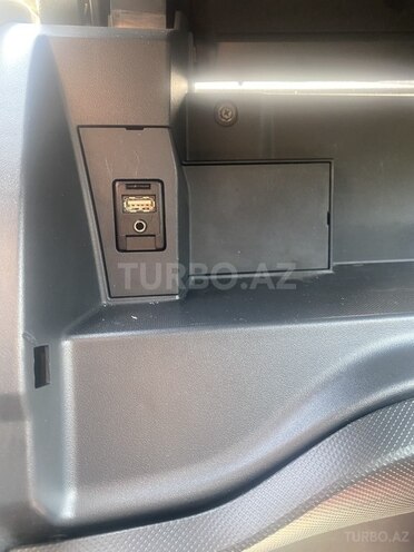 Toyota Auris 2011, 190,000 km - 1.4 l - Bakı