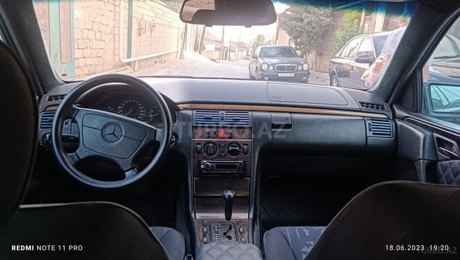 Mercedes E 240 1998, 225,000 km - 2.4 l - Bakı