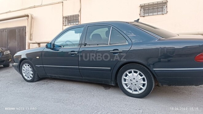 Mercedes E 240 1998, 225,000 km - 2.4 l - Bakı