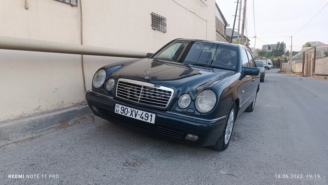 Mercedes E 240 1998, 225,000 km - 2.4 l - Bakı