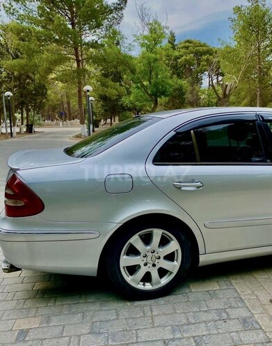 Mercedes E 270 2003, 284,000 km - 2.7 l - Bakı