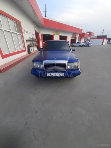 Mercedes E 250 1992, 926,478 km - 2.5 l - Sabirabad
