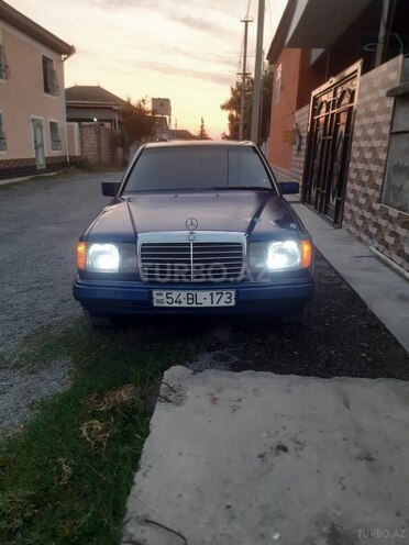 Mercedes E 250 1992, 926,478 km - 2.5 l - Sabirabad