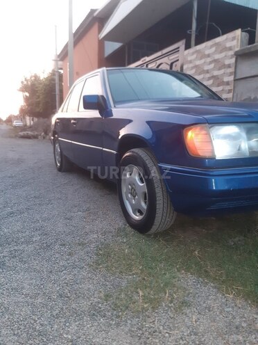 Mercedes E 250 1992, 926,478 km - 2.5 l - Sabirabad