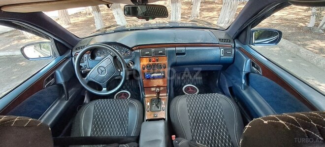 Mercedes E 230 1996, 324,879 km - 2.3 л - Sumqayıt