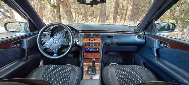 Mercedes E 230 1996, 324,879 km - 2.3 л - Sumqayıt