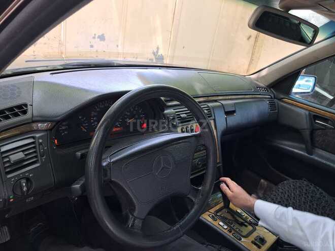 Mercedes E 240 1998, 284,008 km - 2.4 l - Bakı
