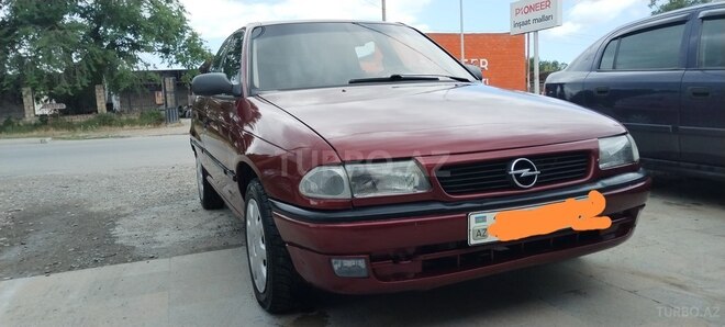 Opel Astra 1996, 358,600 km - 1.6 l - Qusar