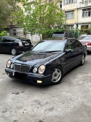 Mercedes E 220 2000, 213,900 km - 2.2 л - Bakı