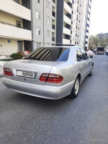 Mercedes E 220 2001, 347,000 km - 2.2 l - Bakı