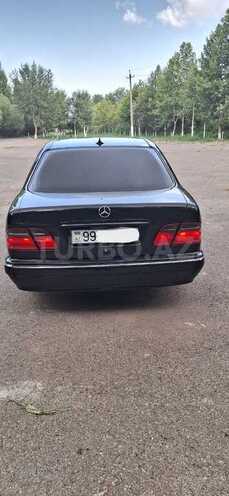 Mercedes E 240 2001, 408,214 km - 2.4 l - Sabirabad
