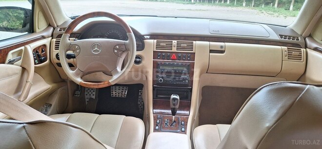 Mercedes E 240 2001, 408,214 km - 2.4 l - Sabirabad