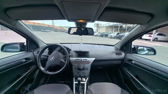 Opel Astra 2009, 157,000 km - 1.4 л - Bakı
