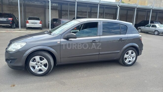 Opel Astra 2009, 157,000 km - 1.4 л - Bakı