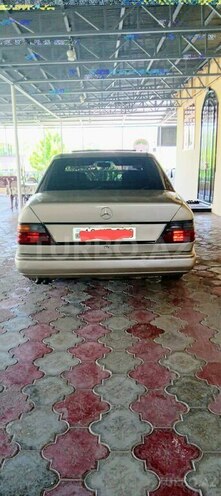 Mercedes E 200 1987, 374,247 km - 2.0 л - Sabirabad