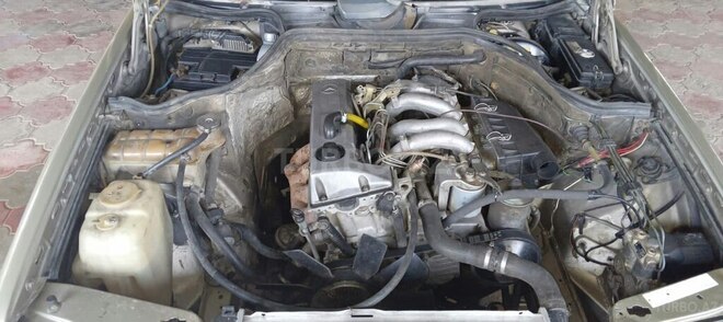 Mercedes E 200 1987, 374,247 km - 2.0 л - Sabirabad