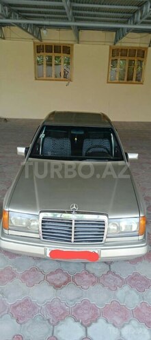 Mercedes E 200 1987, 374,247 km - 2.0 л - Sabirabad