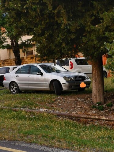 Mercedes C 320 2002, 468,954 km - 3.2 l - Bakı