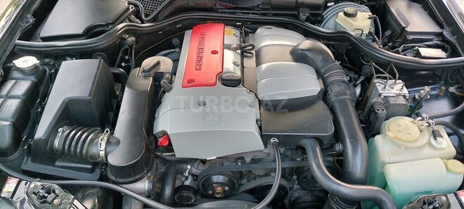 Mercedes E 200 2001, 331,193 km - 2.0 l - Bakı