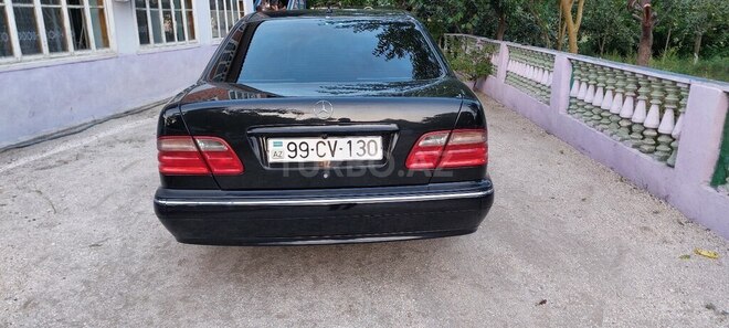 Mercedes E 200 2001, 331,193 km - 2.0 l - Bakı