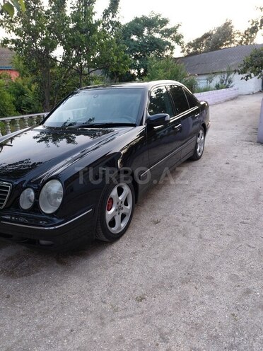 Mercedes E 200 2001, 331,193 km - 2.0 l - Bakı