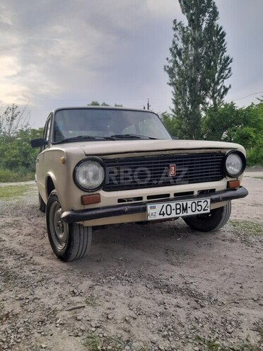 LADA (VAZ) 21011 1975, 100,000 km - 1.3 l - Quba