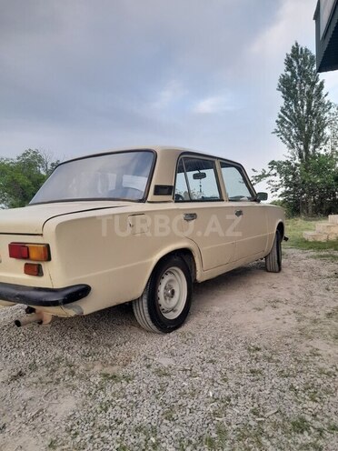 LADA (VAZ) 21011 1975, 100,000 km - 1.3 l - Quba