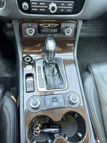 Volkswagen Touareg 2011, 197,000 km - 3.6 l - Bakı
