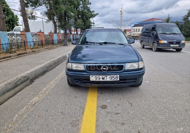 Opel Astra 1997, 210,000 km - 1.6 l - Qusar