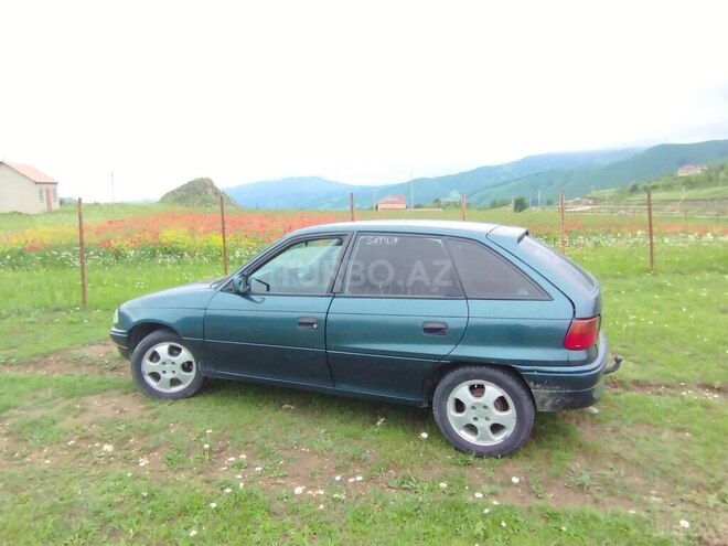 Opel Astra 1997, 210,000 km - 1.6 l - Qusar