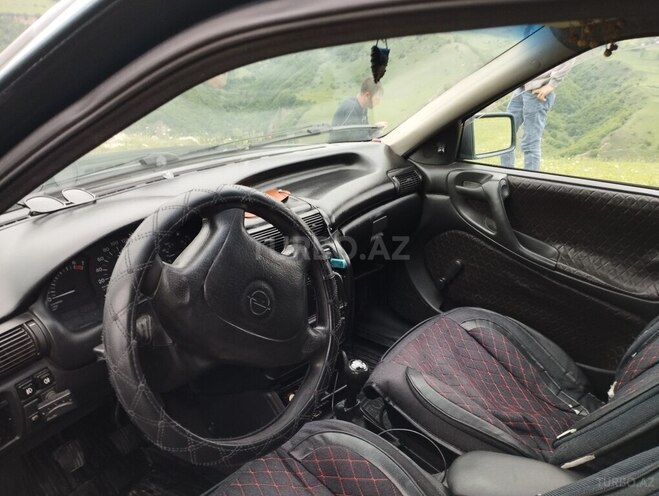 Opel Astra 1997, 210,000 km - 1.6 l - Qusar