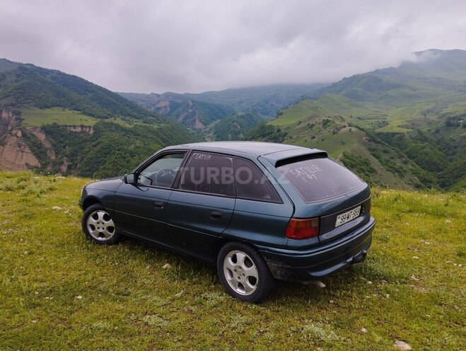 Opel Astra 1997, 210,000 km - 1.6 l - Qusar